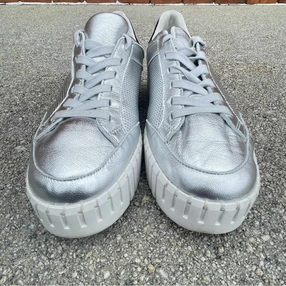 Silent D Oscar Platform Sneaker Metallic Silver Leather Upper Sz 41